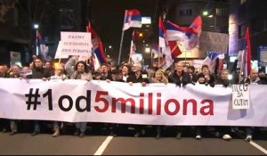 Les Serbes dans la rue contre le gouvernement