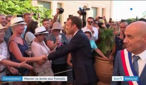 Comme Mitterrand et Sarkozy, Macron va écrire une lettre aux Français