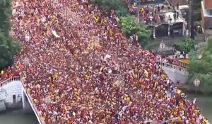 Philippines : procession géante du "Nazaréen Noir"