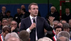 Pour Emmanuel Macron, le référendum d’initiative citoyenne "tue la démocratie parlementaire"