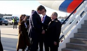 Poutine accueilli en superstar à Belgrade