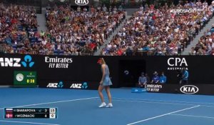 Main gauche, cadence folle, prise de risque : Sharapova a tout tenté pour sortir Wozniacki