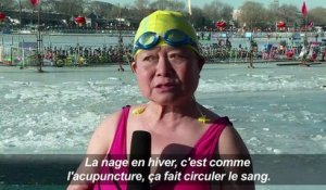 A Pékin, un bain glacé ne fait pas peur aux seniors