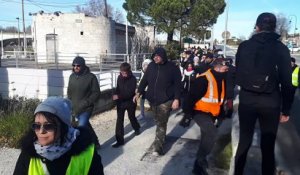 Avignon : les gilets jaunes reculent face aux CRS