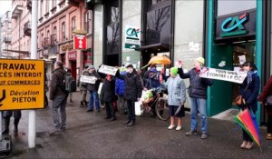 Manifestation des anti-GCO contre le Credit Agricole à Strasbourg