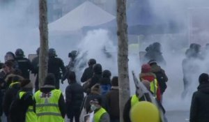 Gilets jaunes : mobilisés contre les violences policières, des heurts à Paris