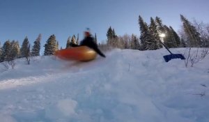 Il dévale les pistes de ski.. en Canoe Kayak !