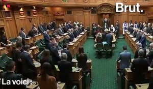 Christchurch : En hommage aux victimes, un imam récite une prière au Parlement néo-zélandais