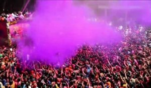 En Inde, on célèbre Holi, le "festival des couleurs"