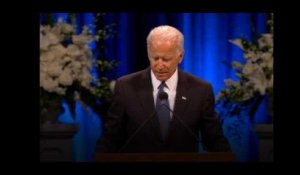 L&#39;hommage poignant de Joe Biden à John McCain (qui est mort de la même maladie que son fils)
