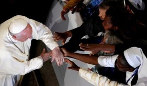 Le pape rencontre des migrants au Maroc