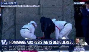 Emmanuel Macron a déposé une gerbe devant le Monument aux morts sur le plateau des Glières