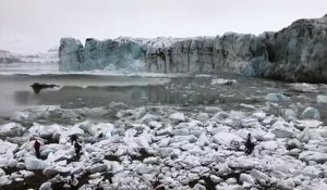 Un glacier massif s'éffondre en Islande, les touristes devant fuir dans la panique