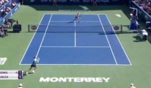 Monterrey - Le lob parfait de Muguruza après ce long rallye contre Azarenka