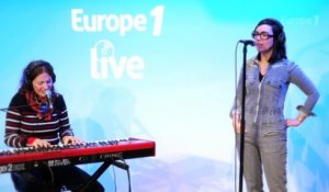 Brigitte chante "Carnivore" en live sur Europe 1