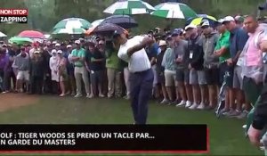 Golf : Tiger Woods se fait tacler... par une garde du Masters (vidéo)