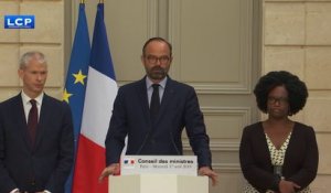 Le Premier ministre annonce une loi et un concours international pour reconstruire Notre-Dame de Paris