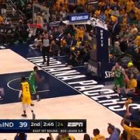 L'énorme poster de Myles Turner