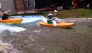 Ce papa recrée une rivière pour ses 2 fils et leur kayak... dans son jardin
