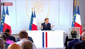 Emmanuel Macron revient sur la crise des gilets jaunes