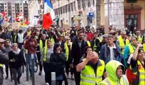 Les Gilets jaunes défilent à Chambéry
