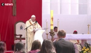 Le pape François oblige les membres du clergé à signaler les abus sexuels