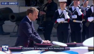 Emmanuel Macron nomme les deux militaires tués chevaliers de la légion d'honneur