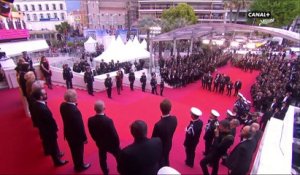 L'équipe du film The Dead Don't Die en haut des marches - Cérémonie d'ouverture Cannes 2019