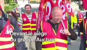 Plan social chez Auchan: la CGT manifeste devant le siège