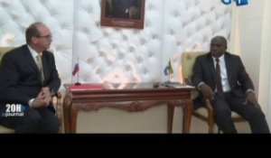 RTG/Le Ministre des affaires étrangères échange avec l’ambassadeur de la Russie au Gabon
