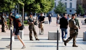 Colis piégé à Lyon : la chasse à l'homme continue