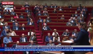 Une députée LFI se bâillonne à l'Assemblée nationale (vidéo)
