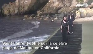 Saint Laurent présente ses modèles à Malibu