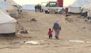 La France rapatrie douze enfants de djihadistes détenus en Syrie