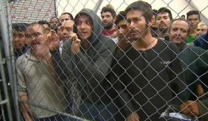 Mike Pence dénonce une crise migratoire qui "submerge notre système"
