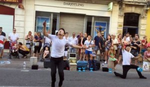 Des spectacles de diabolo gratuits au Festival d'Avignon