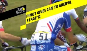 Pinot passe un bidon à Greipel / Pinot giving a can to Greipel - Étape 12 / Stage 12 - Tour de France 2019
