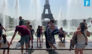 Canicule à Paris : tous les moyens sont bons pour se rafraîchir