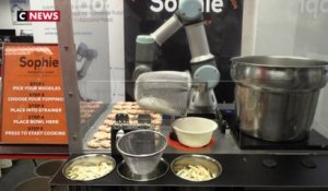 Singapour : un robot prépare un bol de nouilles en 45 secondes