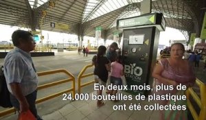 En Equateur, des bouteilles en plastique contre des tickets de bus