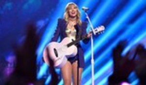 Taylor Swift Kicks Off 2019 VMAs With Colorful Performance | Billboard News
