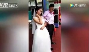 Cette jeune mariée refuse d'embrasser son mari...
