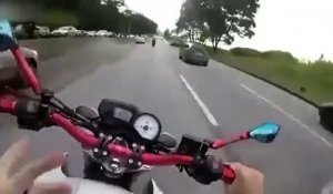 Un motard roule comme un dingue en pleine circulation et ça finit mal !