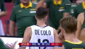 Coupe du Monde de Basket-Ball FIBA 2019 - Le dunk rageur d'Evan Fournier