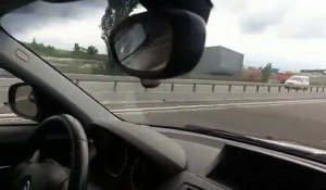 Se fair doubler par une F1 sur l'autoroute (République tchèque)