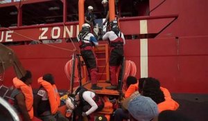 Migrants : l'Italie change d'attitude et rouvre ses ports