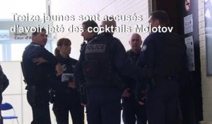 Policiers brûlés à Viry-Châtillon: 13 jeunes jugés