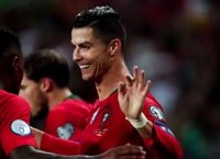 Cristiano Ronaldo champion d'Instagram : l'application lui rapporte TRÈS gros
