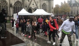 Le hip-hop est dans la place avec le danseur MaMsoN