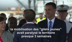 A La Réunion, Emmanuel Macron parle "vie chère" et développement de "l'activité économique"